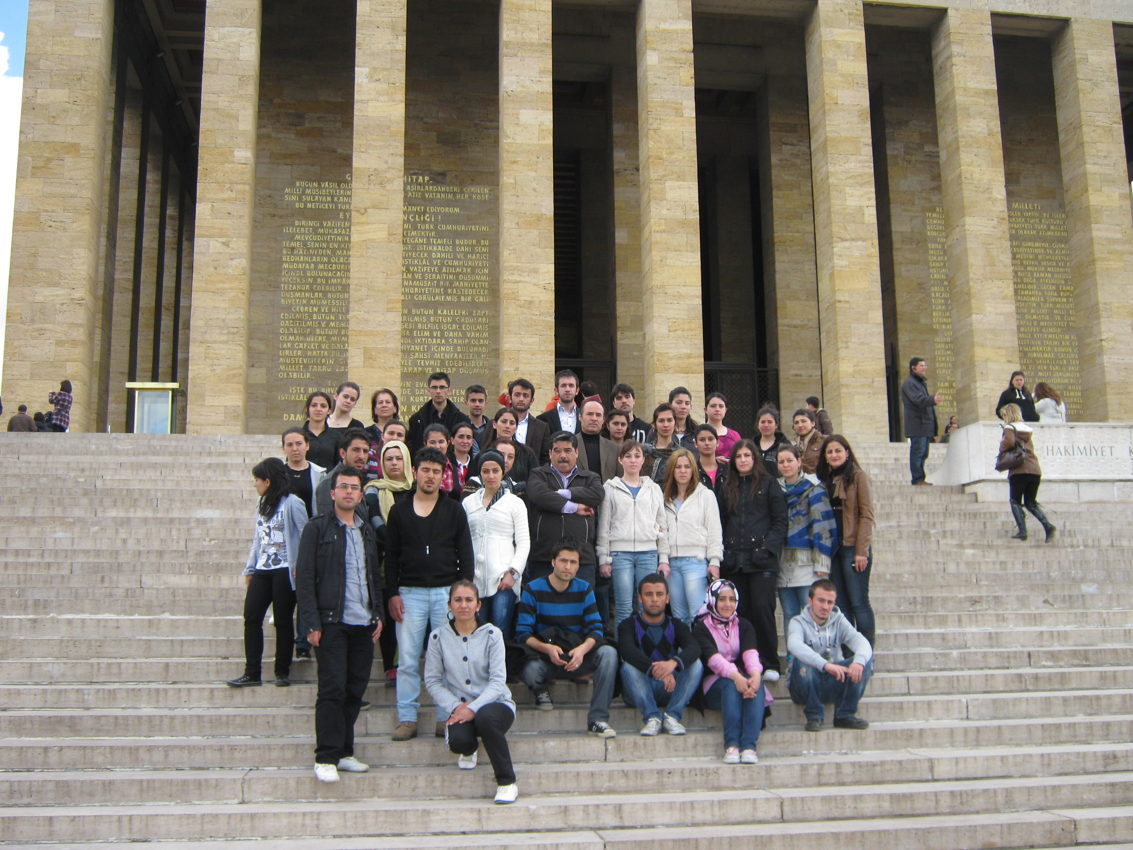 ÖĞRENCİLERİMİZ ANITKABİR GEZİSİNDE